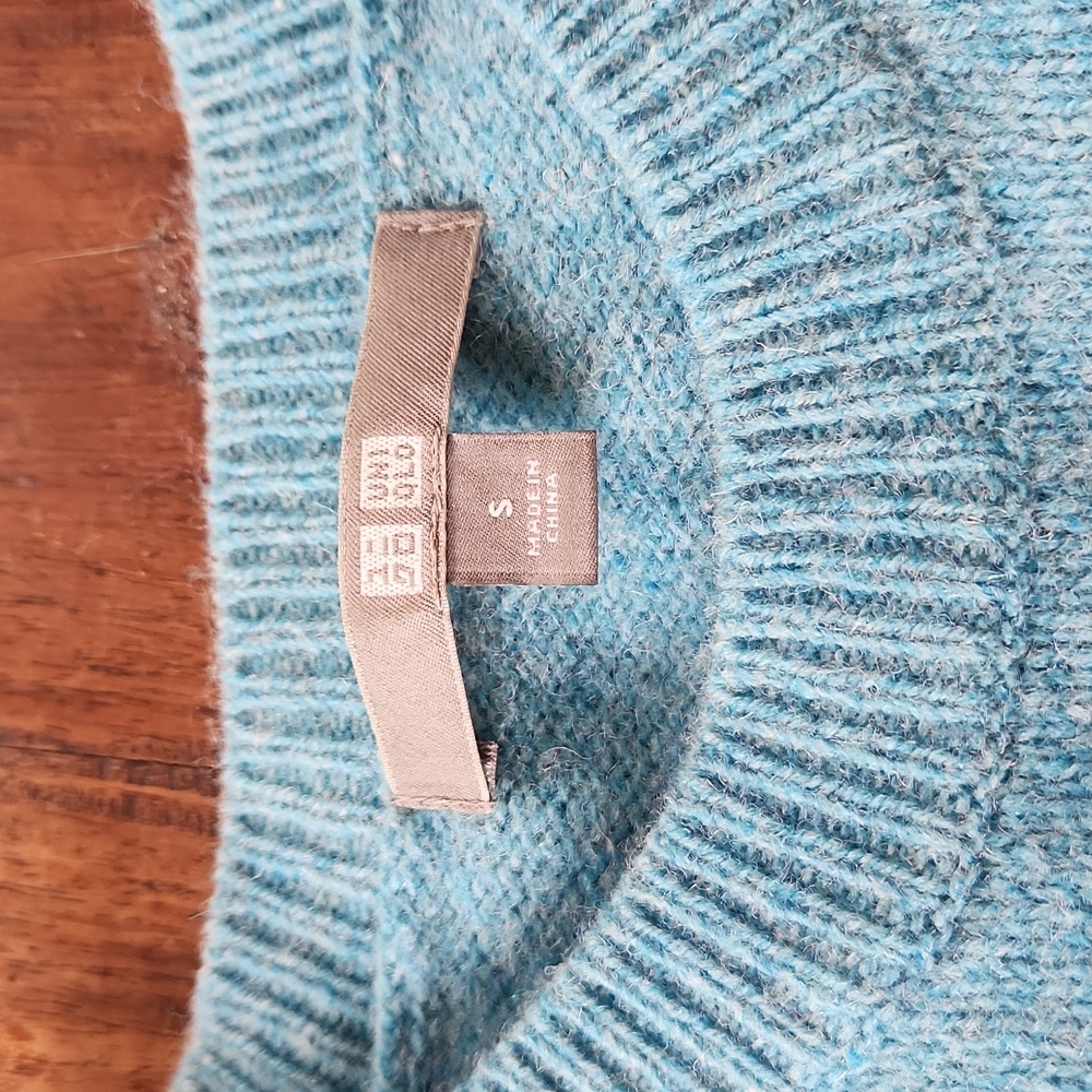 Uniqlo Pullover Sweater - image 3